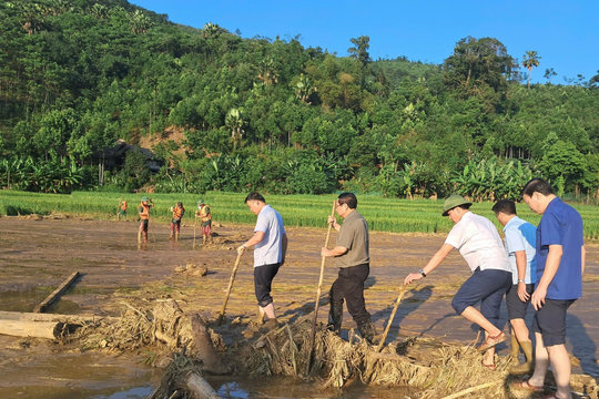 Thủ tướng tới hiện trường nơi gần 100 người thiệt mạng và mất tích