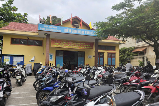 Nhà văn hoá ở TP.HCM biến thành bãi giữ xe trái phép