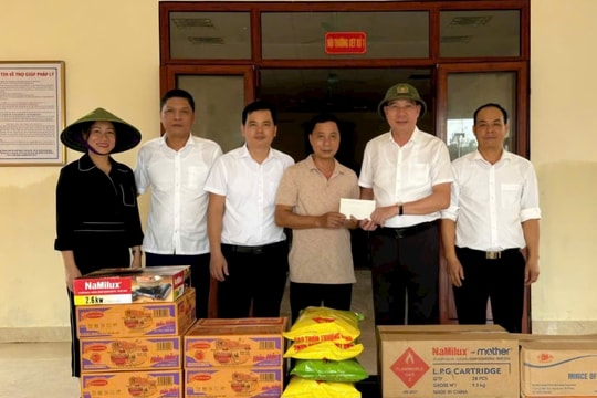 TAND tỉnh Quảng Ninh thăm, hỗ trợ TAND huyện Ba Chẽ khắc phục hậu quả bão lũ