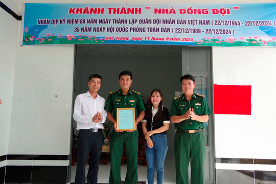 Sóc Trăng: Bàn giao nhà đồng đội, nhà đại đoàn kết cho cán bộ biên phòng và nhân dân khu vực biên giới biển
