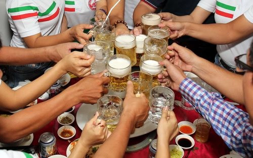 Xử lý nghiêm cán bộ, công chức uống rượu bia trong giờ làm việc