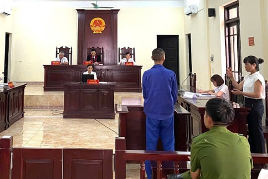 Trộm cắp hàng chục triệu đồng của người bán hoa quả
