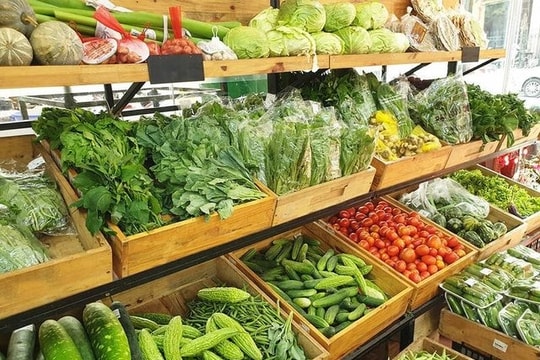 Kiên quyết không để tình trạng găm hàng, tăng giá bất hợp lý sau bão