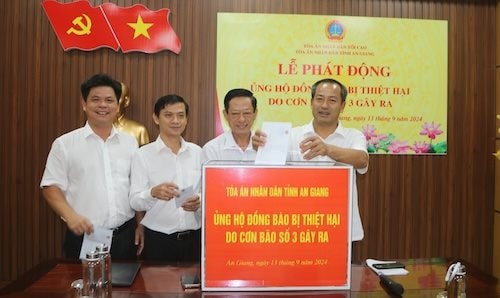 TAND hai cấp tỉnh An Giang tổ chức quyên góp ủng hộ đồng bào bị thiệt hại do cơn bão số 3