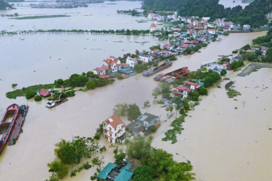 Ninh Bình lệnh người dân phải sơ tán ra khỏi vùng phân lũ