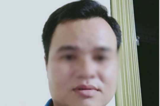 Cầm dao chém vào đầu bạn nhậu