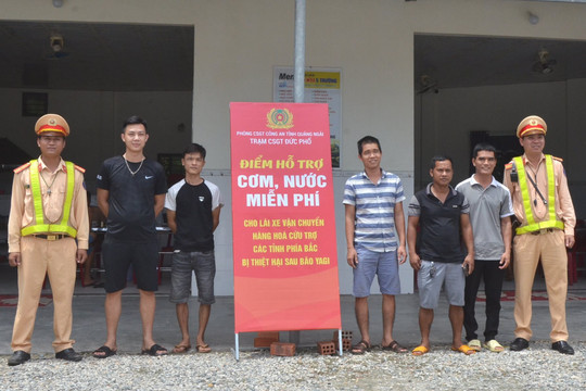 Trạm CSGT Đức Phổ tiếp sức những chuyến xe chở “nghĩa tình” ra Bắc