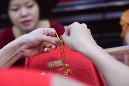 Giá vàng hôm nay 16/9: Vàng nhẫn lập đỉnh mới
