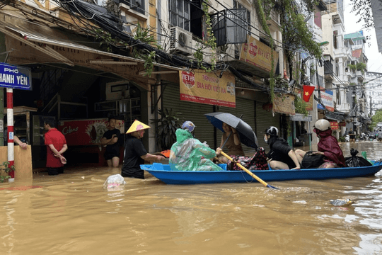 Hơn 30 nghìn người dân ở Hà Nội đang sơ tán tránh ngập lụt chưa về nơi ở cũ