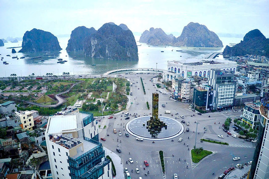 65.000 lượt người tham gia làm sạch Hạ Long