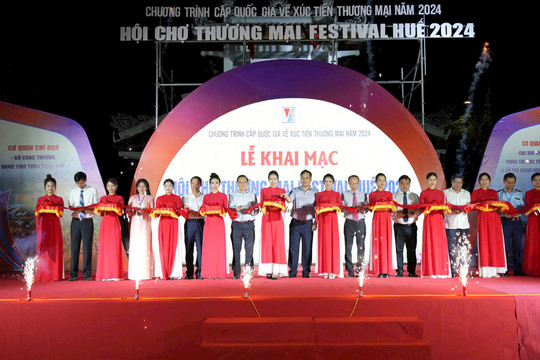 Khai mạc hội chợ thương mại Festival Huế 2024