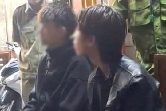 Tạm giữ hai đối tượng mang súng tự chế đi đánh nhau