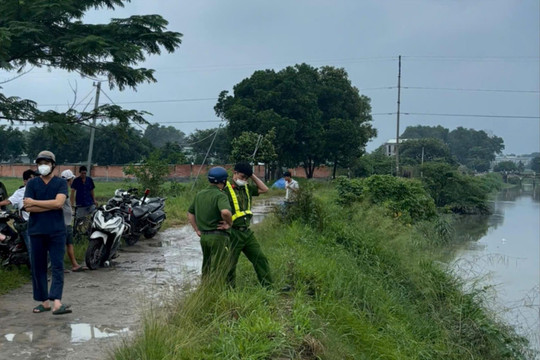 Phát hiện thi thể bé trai dưới suối ở Bình Dương