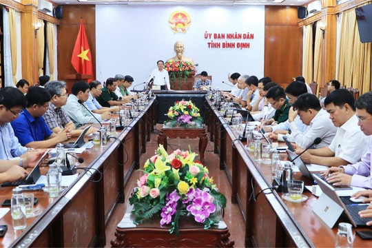 Mỗi năm chịu ảnh hưởng 1- 2 cơn bão, Bình Định đang có 90 điểm nguy cơ sạt lở