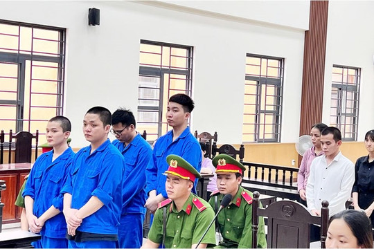 Lưu hành tiền giả, 9 thanh niên lĩnh án