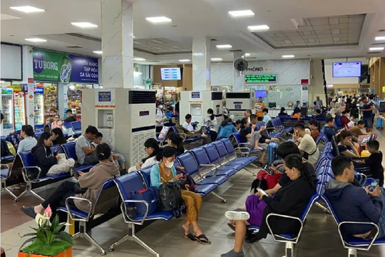 Mở bán vé tàu Tết Ất Tỵ 2025