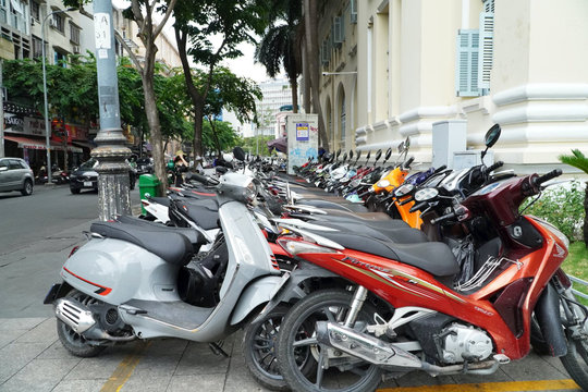 TP.HCM thu khoảng 2 tỷ đồng từ cho thuê vỉa hè