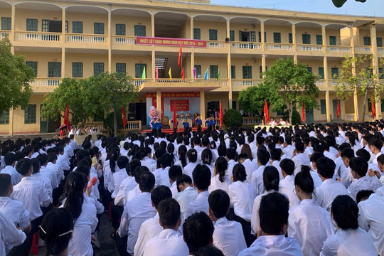 Ứng phó bão số 4: Địa phương chủ động cho học sinh nghỉ học