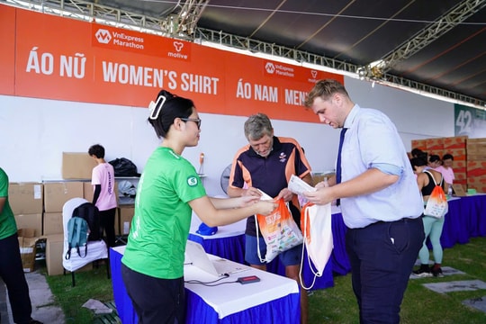 9.000 VĐV tham gia giải chạy VnExpress Marathon Ha Long 2024