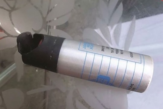 Hai nhóm thanh niên dùng bình xịt hơi cay, dao đánh nhau