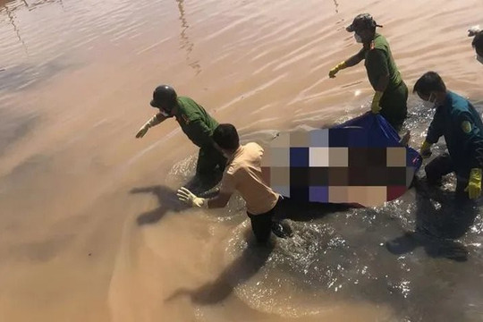 Đi đánh bắt thủy sản, người dân phát hiện thi thể nổi trên sông