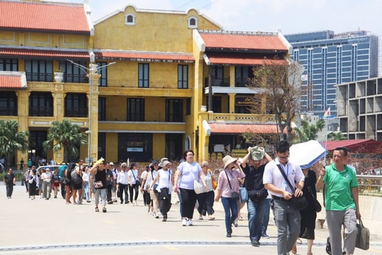 Khó khăn trăm bề sau bão, Quảng Ninh vẫn kiên định mục tiêu đón 19 triệu khách