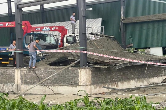 Sập giàn giáo khiến 2 người đàn ông tử vong