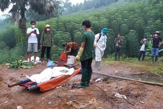 Tìm thấy thi thể bé trai 1 tuổi trong thảm họa ở Làng Nủ