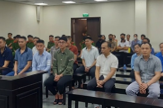 Nhận 200.000 USD "chạy án" cho ông "trùm" hóa đơn