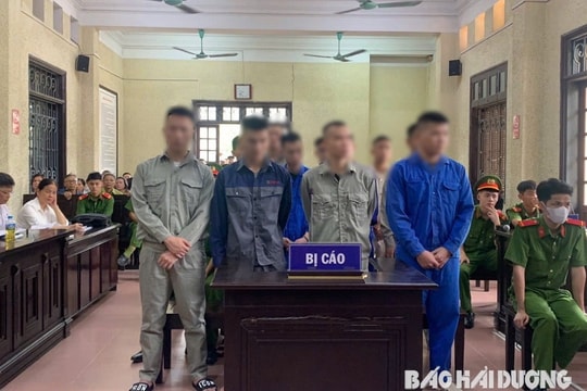 Tuyên án 13 đối tượng lừa đảo tặng iPhone trên Facebook