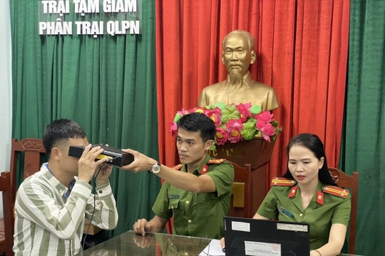 Hướng nghiệp, làm căn cước tại chỗ cho phạm nhân được đặc xá