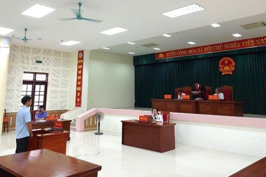Phạt tù 2 lãnh đạo đăng kiểm Quảng Bình nhận hối lộ
