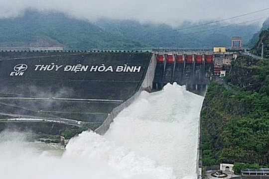 12h trưa nay đóng cửa xả đáy còn lại hồ thủy điện Hòa Bình