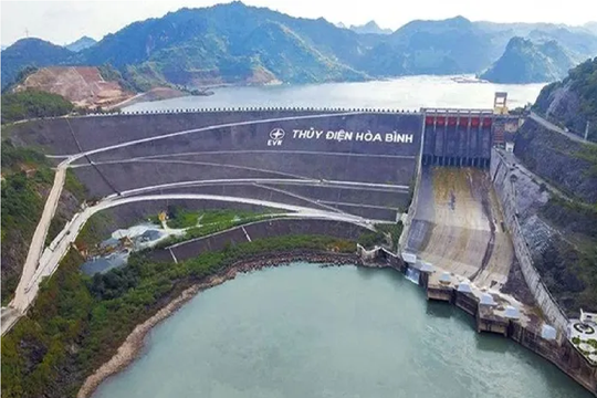 Thủy điện Hòa Bình đã đóng hết các cửa xả lũ