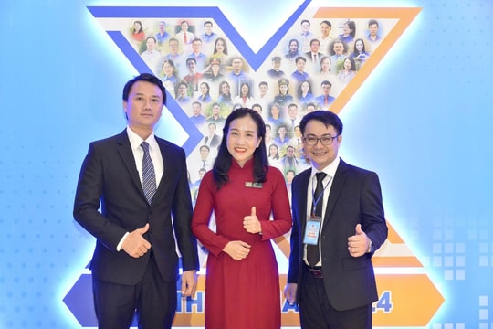 Ba cán bộ Tòa án được tặng Giải thưởng “Cán bộ, công chức, viên chức trẻ giỏi” toàn quốc lần thứ X