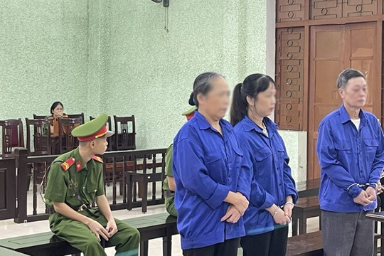 Tham ô tài sản, 3 bị cáo lĩnh án 40 năm tù