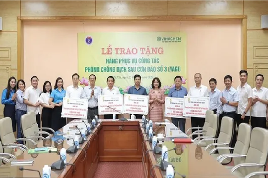 Tiếp nhận 5 tấn Cloramine B để phòng chống dịch bệnh sau mưa lũ