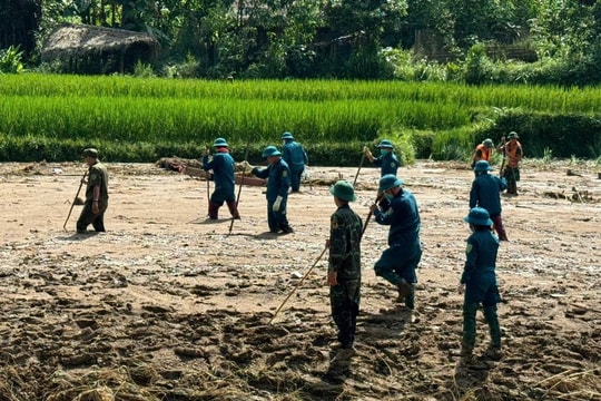 Tìm thêm thi thể sau lũ quét tại thôn Làng Nủ