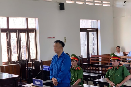 Đưa thông tin gian dối để lừa đảo chiếm đoạt tiền