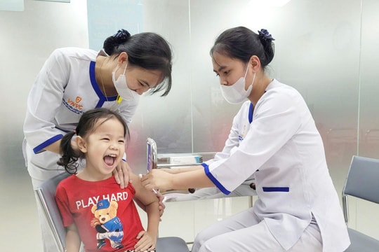 Nhiều trẻ nhập viện, có biến chứng sốc do sốt xuất huyết ở TP.HCM