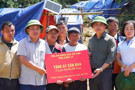 Khép niềm vui riêng vì nghĩa Đồng bào