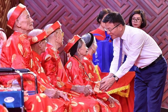 Tiếp tục bảo vệ, chăm sóc và phát huy vai trò người cao tuổi