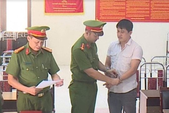 Tra còng cán bộ địa chính 'giả mạo trong công tác'