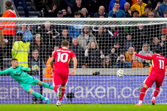 Liverpool - Cơn gió mới của Premier League 2024–25