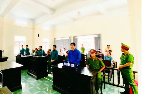 5 bị cáo "chia nhau" 38 năm tù vì sử dụng trái phép chất ma túy