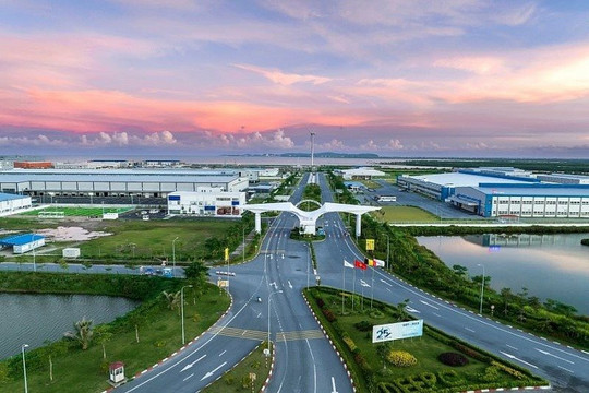 Những nút thắt trên tiến trình “xanh hóa” các khu công nghiệp