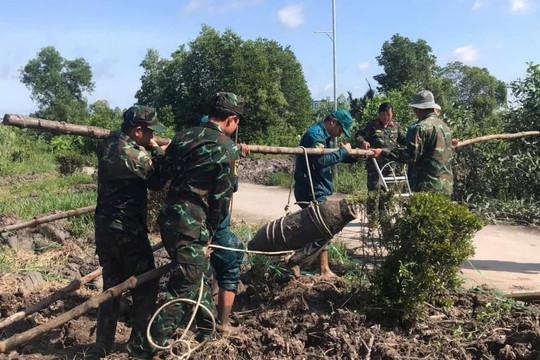 Cà Mau: Múc đất bồi đắp nền nhà, người dân phát hiện quả bom chưa nổ