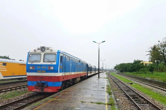 Vé tàu Tết 2025: Những thay đổi, chính sách ưu đãi cần lưu ý