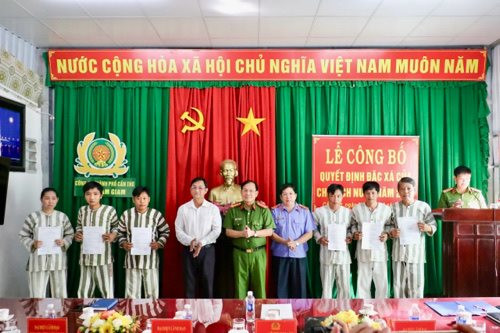 Cần Thơ: Công bố quyết định đặc xá cho 13 phạm nhân