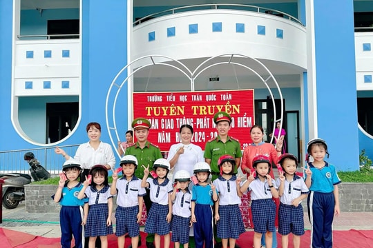 TT-Huế: Ra quân cao điểm bảo đảm trật tự, an toàn giao thông cho lứa tuổi học sinh